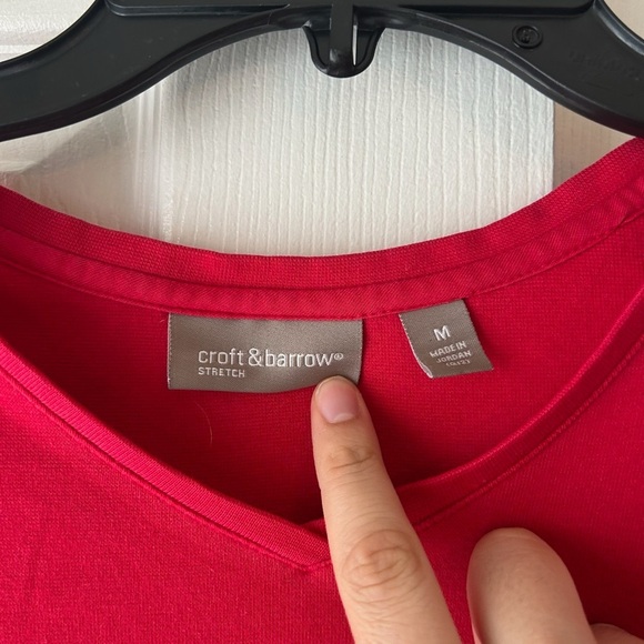 Croft & Borrow Women’s Stretch Red Breathable T-Shirt Sz Medium - Picture 2 of 6